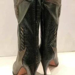 Bottes En Cuir 80's- 39 12 Bottes En Cuir 80's- 39 -Des chaussures d'hiver Soldes Magasin 5b9f2c5f 68dc 4b6d a6dc 66be5f1f7b56