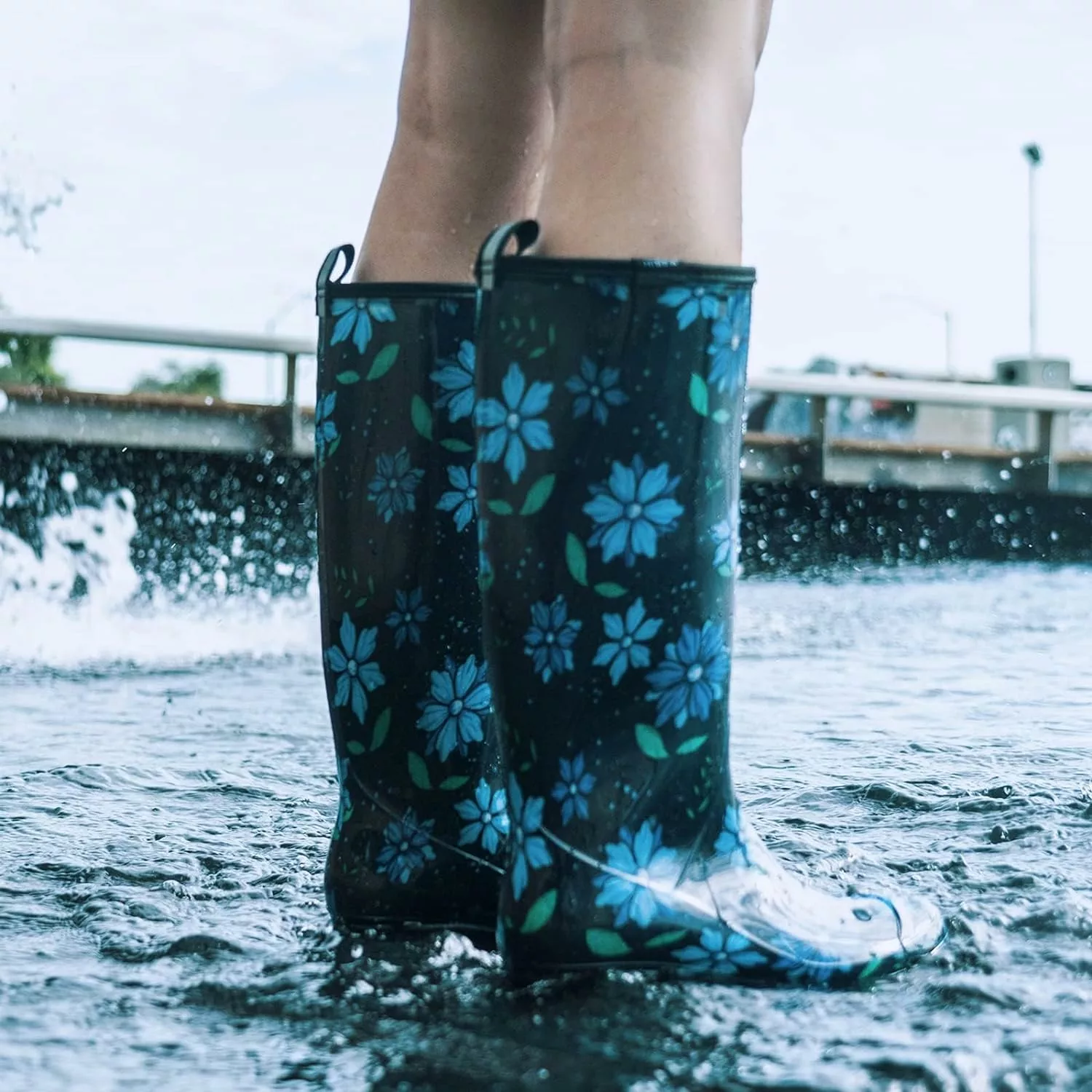 HISEA Femmes Bottes De Pluie Imperméable Jardin Chaussures Coloré Imprimé Genou Haute Bottes En Caoutchouc Anti-Slipping Rainboots Pour Dames Avec Confort Semelle Tall Wellington Pluie Chaussures 9 HISEA Femmes Bottes De Pluie Imperméable Jardin Chaussures Coloré Imprimé Genou Haute Bottes En Caoutchouc Anti-Slipping Rainboots Pour Dames Avec Confort Semelle Tall Wellington Pluie Chaussures – Image 7