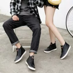 YUHITYGZGS Bottes De Pluie Pour Femmes Et Hommes, Étanche En Caoutchouc Jardin Bottes Unisexe Courte Cheville Pluie Chaussures Dentelle Up De Pêche Pont Bottes Confortable Anti-Slip Rainboots Pour Muck Mud Travail En Plein Air -Des chaussures d'hiver Soldes Magasin 81pM7tY0m5L. AC UL1500